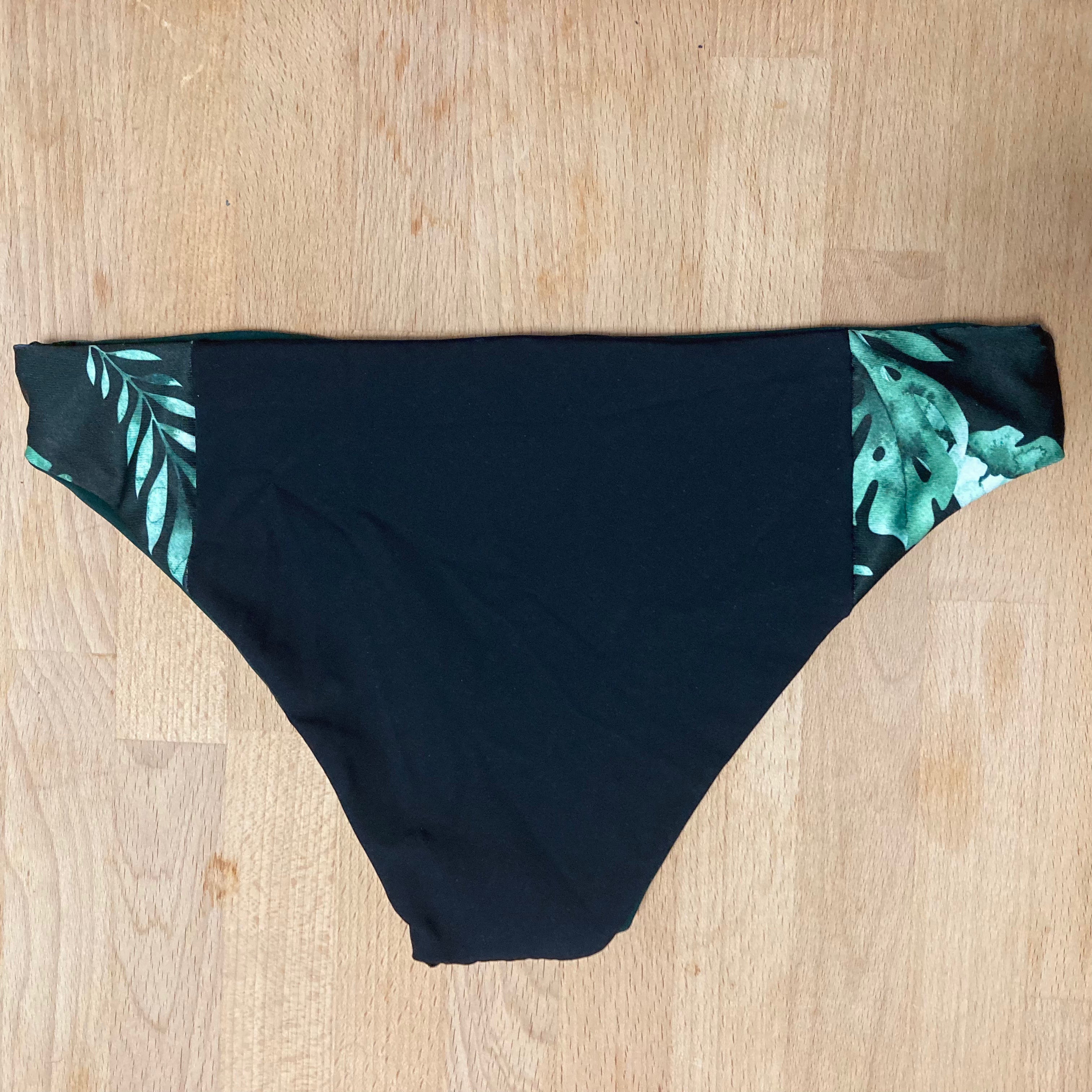 Classic Bottoms - Tropical Leafs/Black/Forest Green - Size 4